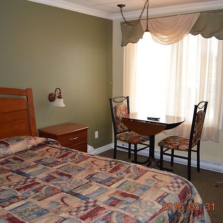 Motel-Auberge Helene Victoriaville Bagian luar foto