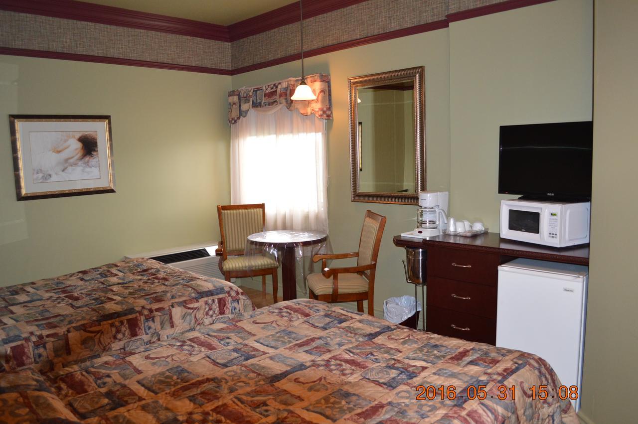 Motel-Auberge Helene Victoriaville Bagian luar foto