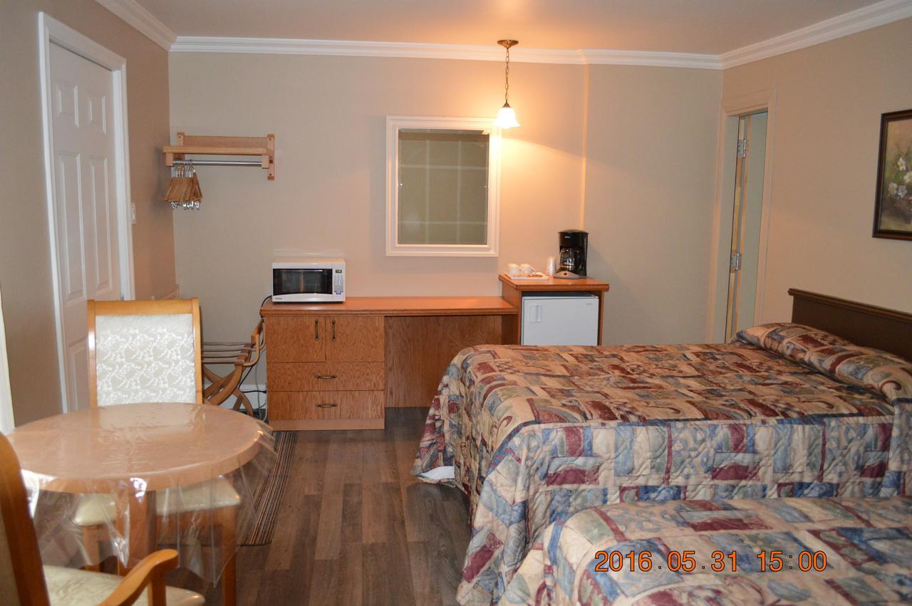 Motel-Auberge Helene Victoriaville Bagian luar foto