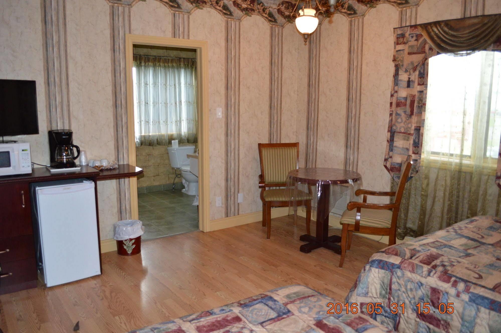 Motel-Auberge Helene Victoriaville Bagian luar foto