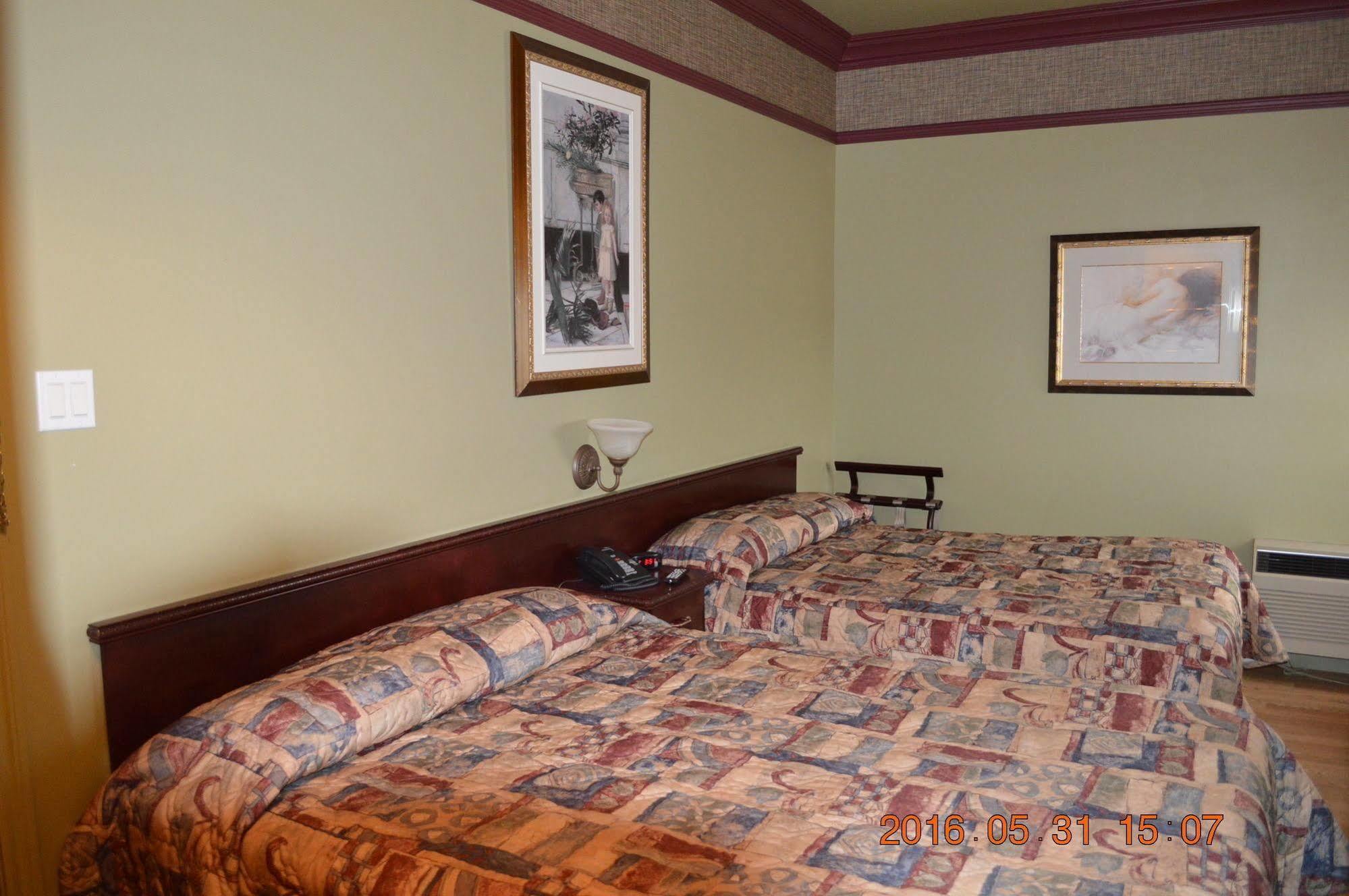 Motel-Auberge Helene Victoriaville Bagian luar foto