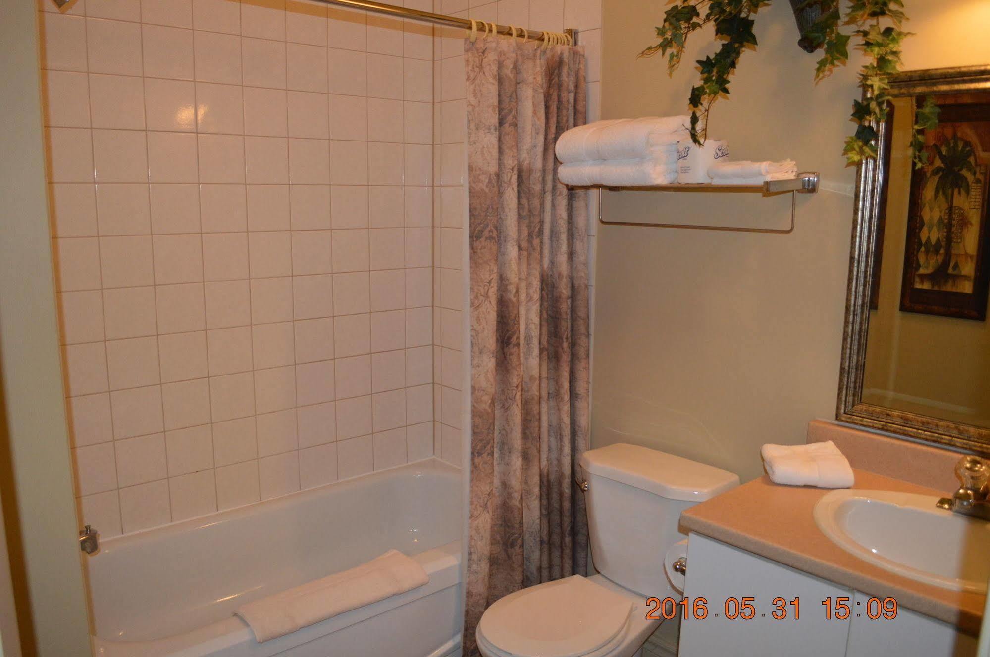 Motel-Auberge Helene Victoriaville Bagian luar foto