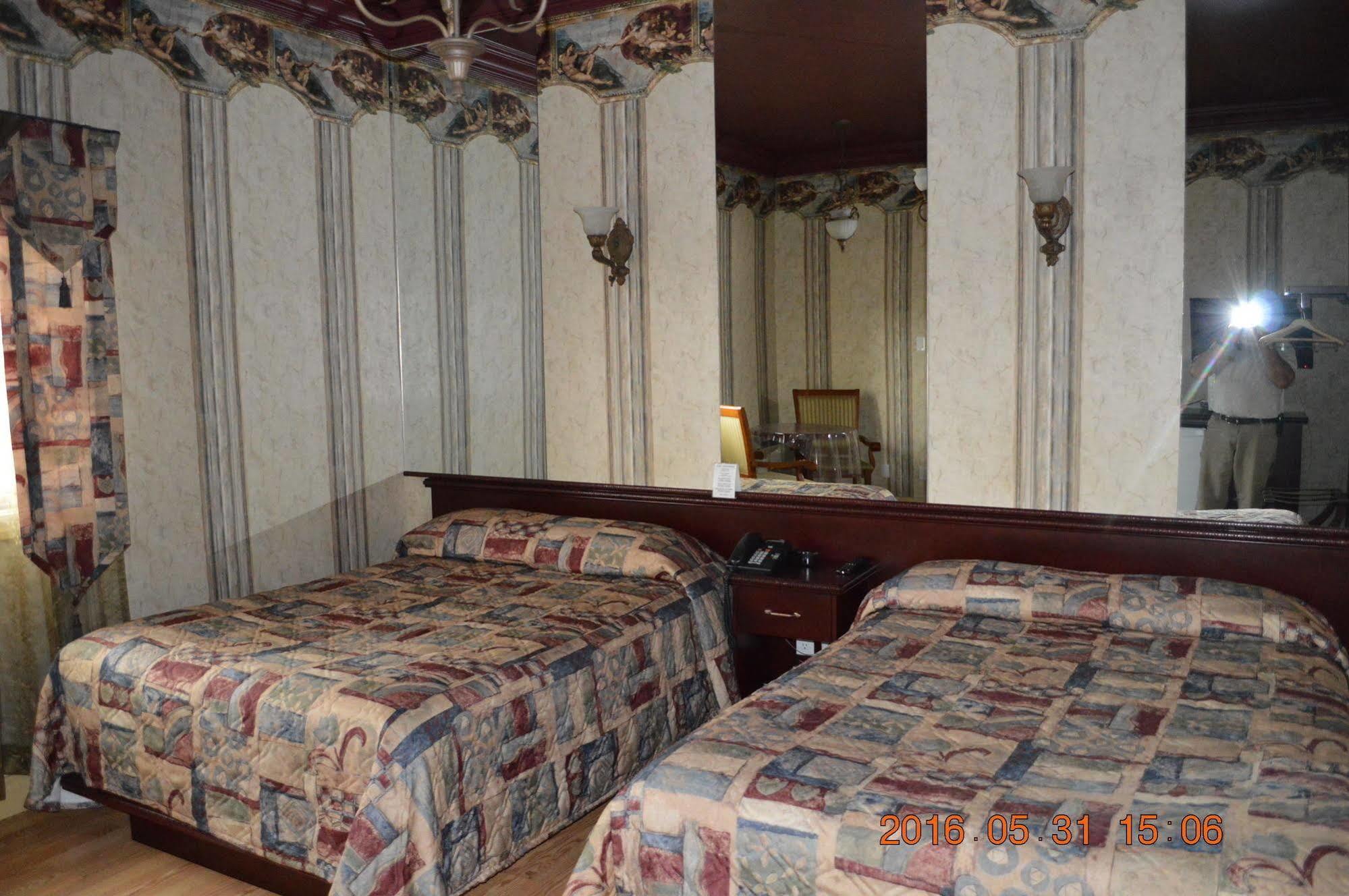 Motel-Auberge Helene Victoriaville Bagian luar foto