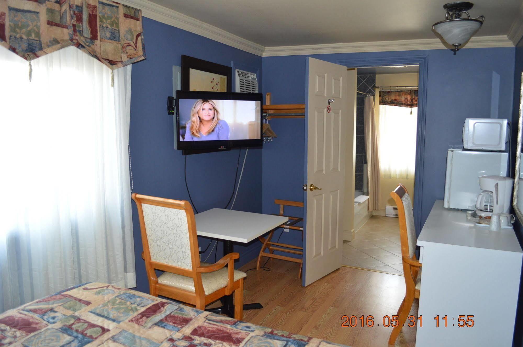 Motel-Auberge Helene Victoriaville Bagian luar foto