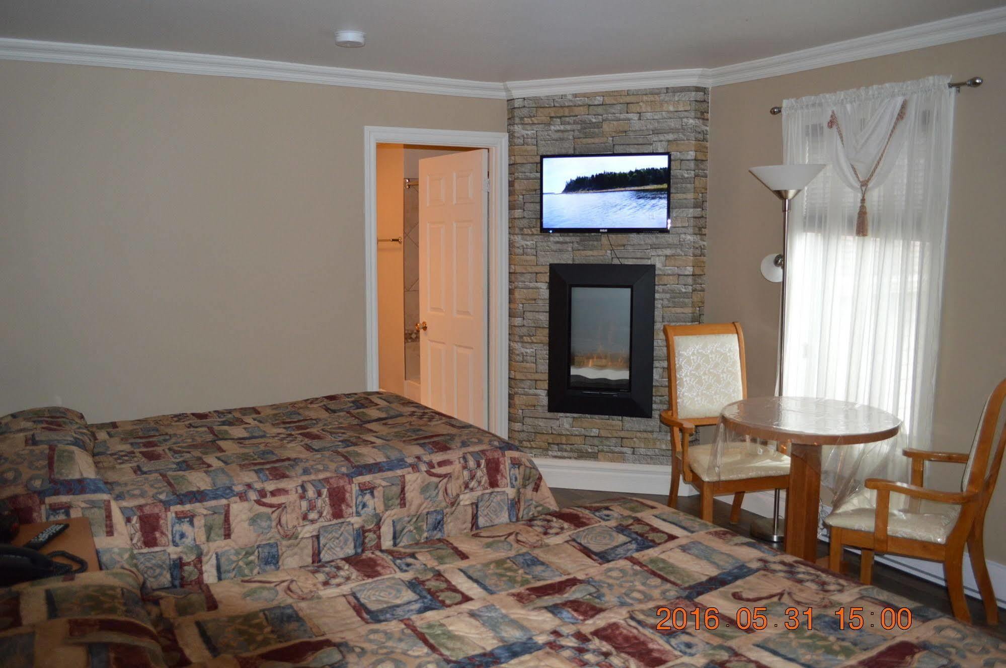 Motel-Auberge Helene Victoriaville Bagian luar foto